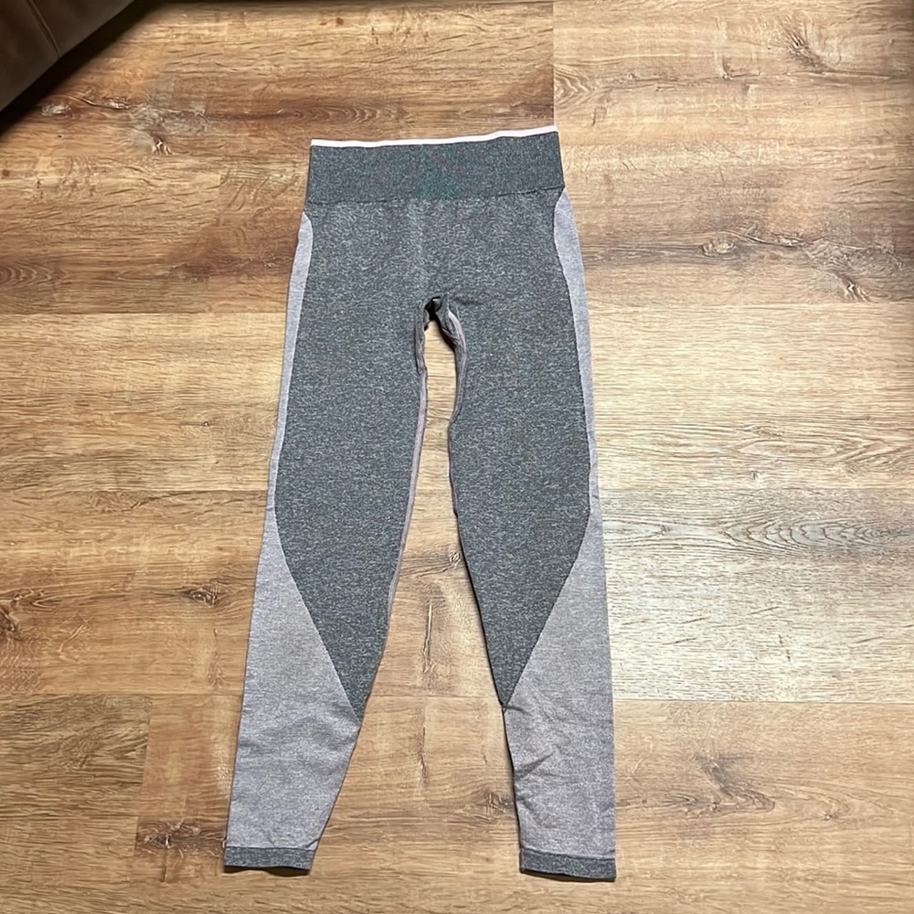 Victoria secret gray and pink workout leggings